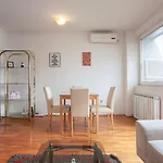 Hostel Urban &