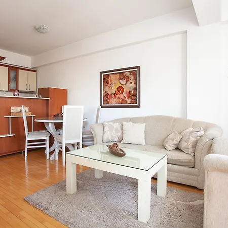 Хостел Urban & *