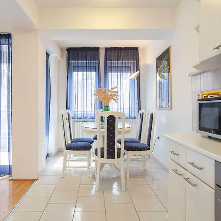 Urban & * Скопье