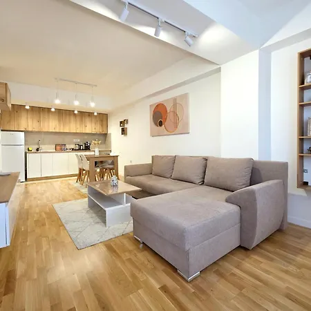 Хостел Urban & *