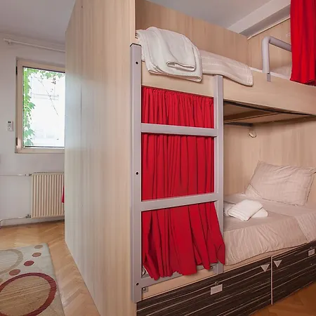 Хостел Urban &