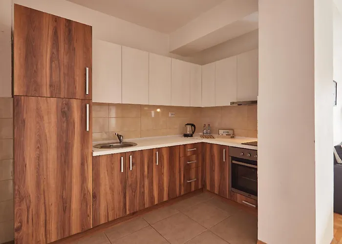 Urban & * סקופיה