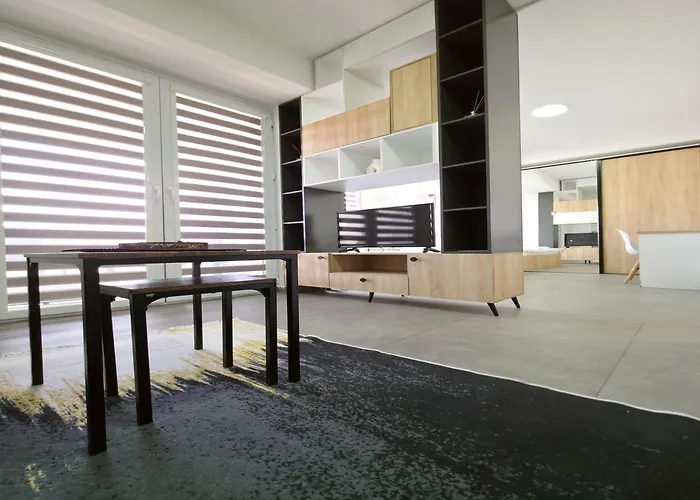 Urban & אכסניה *