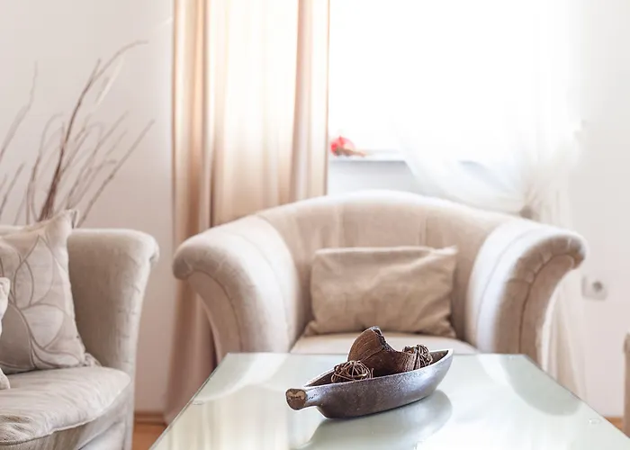 Urban & אכסניה *