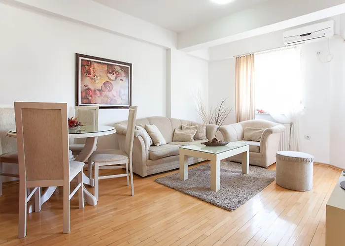 אכסניה Urban & *