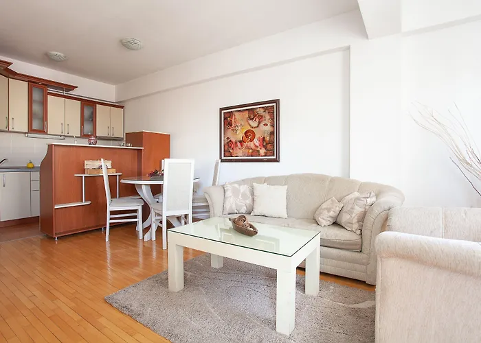 אכסניה Urban & *