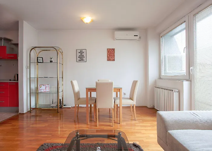 אכסניה Urban &