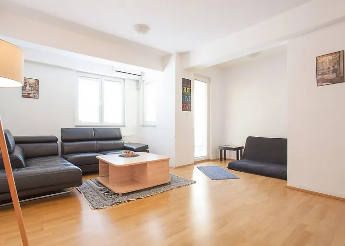 אכסניה Urban &