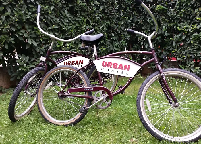 Urban & אכסניה סקופיה