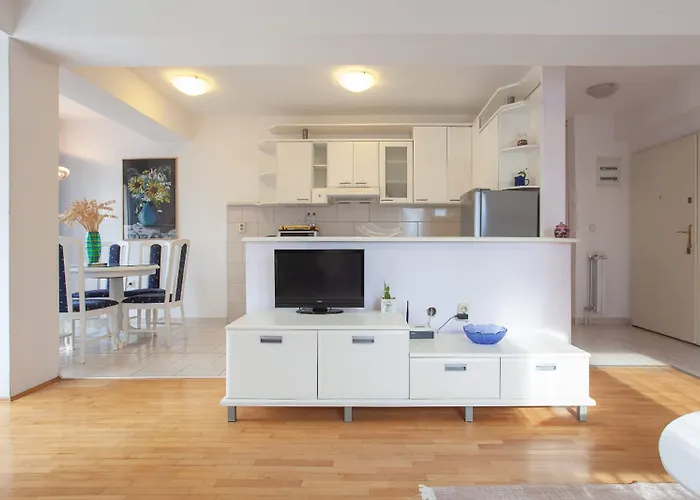 Vandrarhem Urban & *