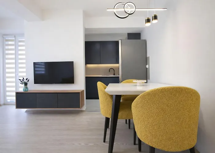 Urban & אכסניה סקופיה