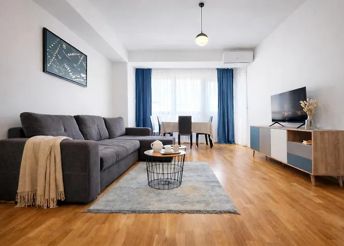 Urban & אכסניה