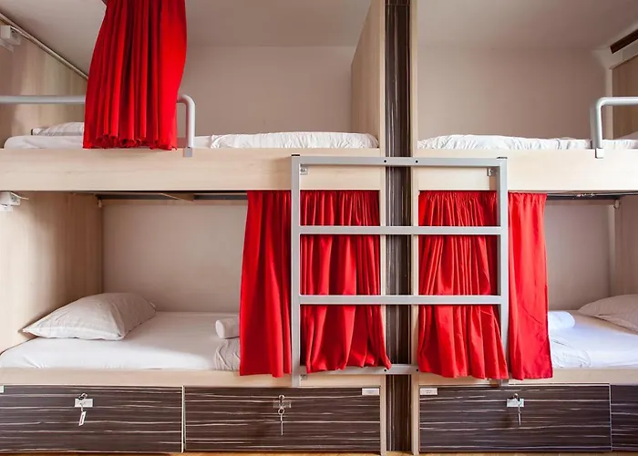 Urban & * סקופיה